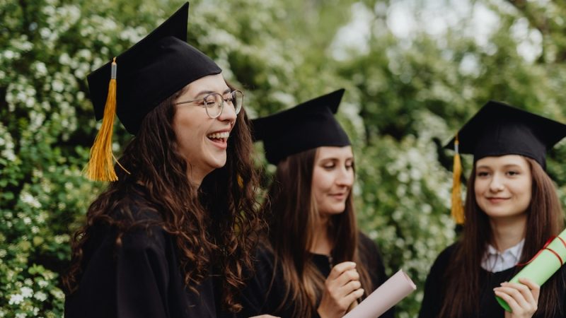 Practical Job Hunting Tips for Graduation Season